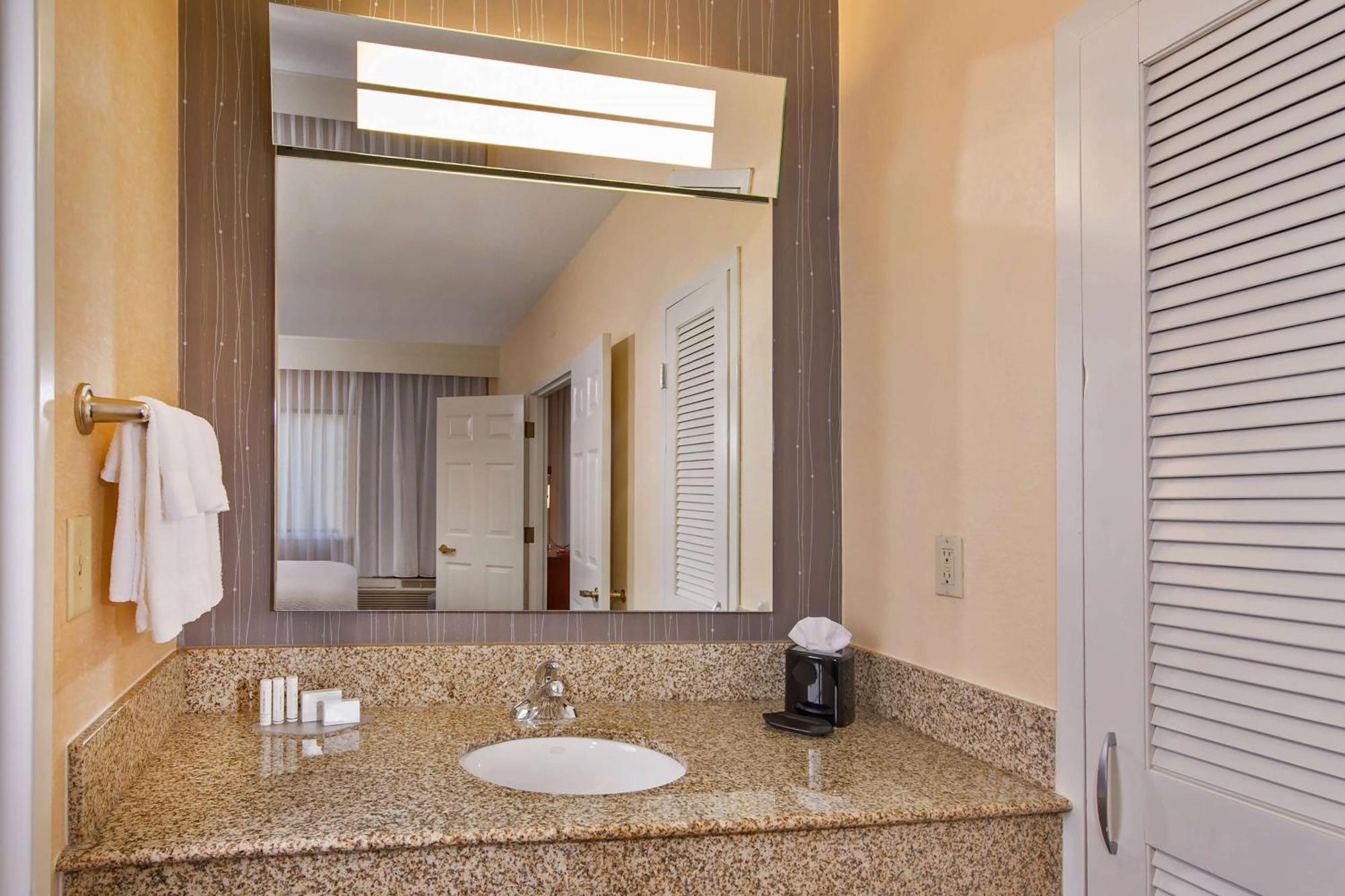 Sonesta Select Charlotte University Research Park Extérieur photo